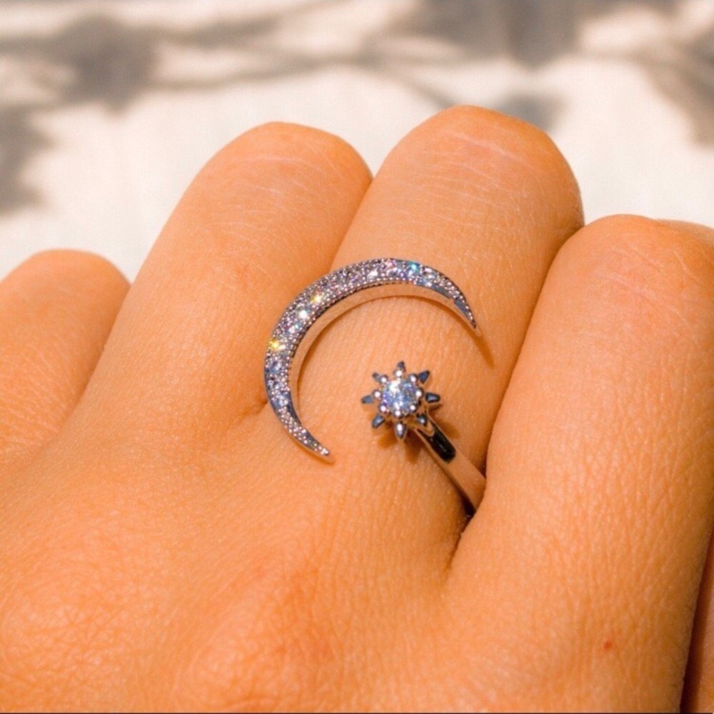 **New Silver Crescent Moon & Star Resizeable  Ring